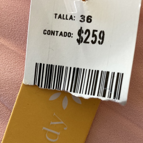 Lady Sun pink 3/4 sleeves round neck blouse silver/glass stones on the collar - Picture 9 of 9